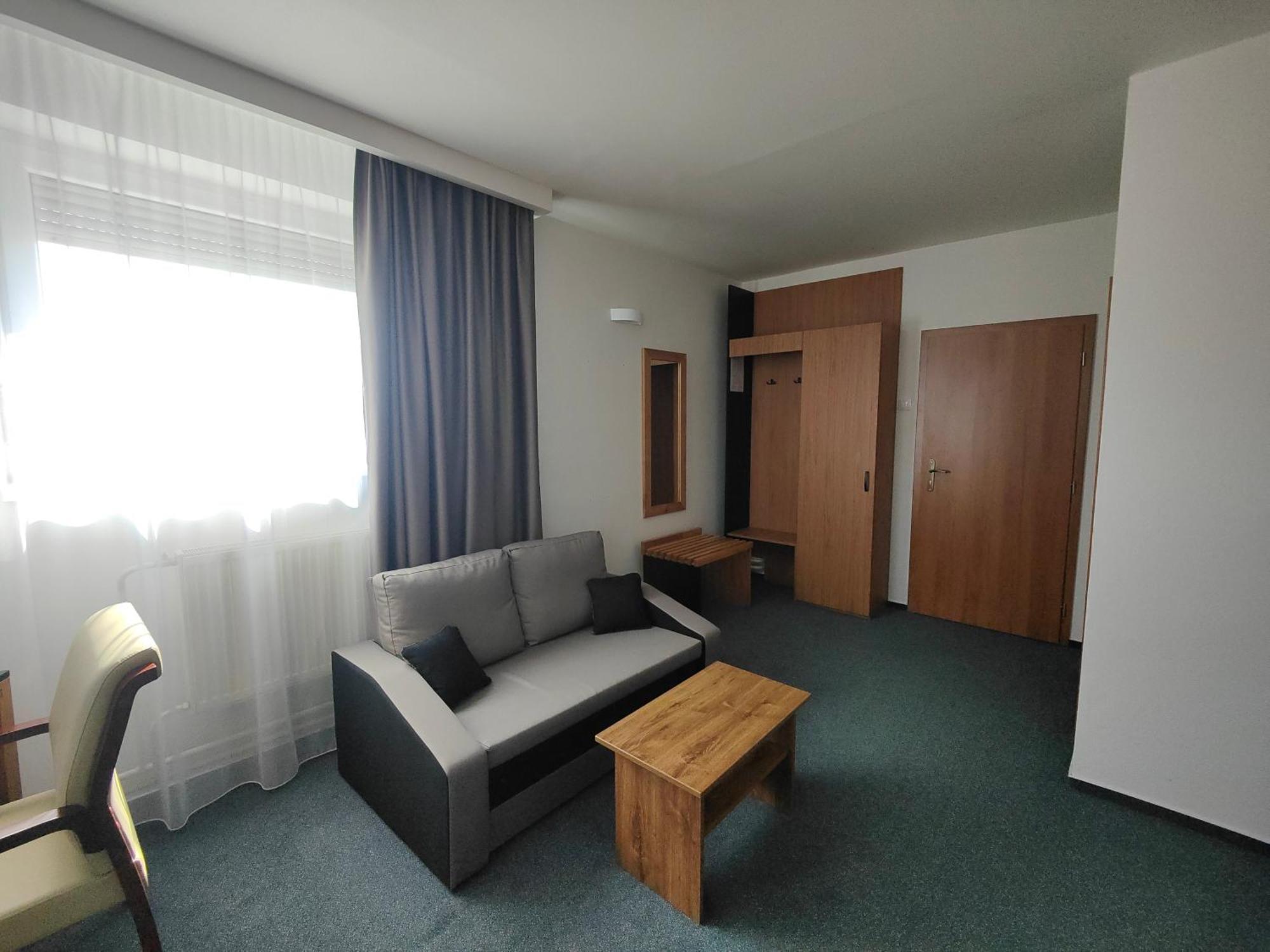 Hotel P7 Lučenec Εξωτερικό φωτογραφία